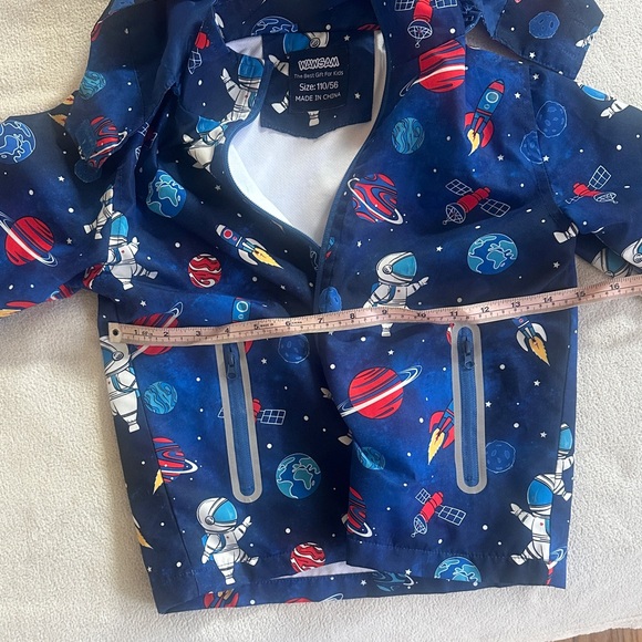 Wawsam rain coat Space Themed! - Picture 5 of 7